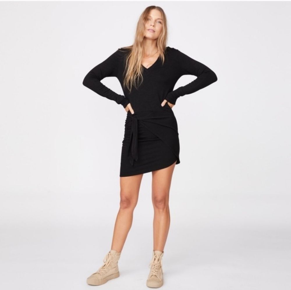 NWT Revolve Monrow Super Soft V-Neck Tie Waist Dress Medium Black Long Sleeve
